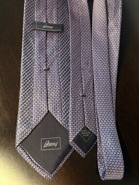 Brioni 100% Silk Handmade in Italy Luxury Necktie - Elegant Purple